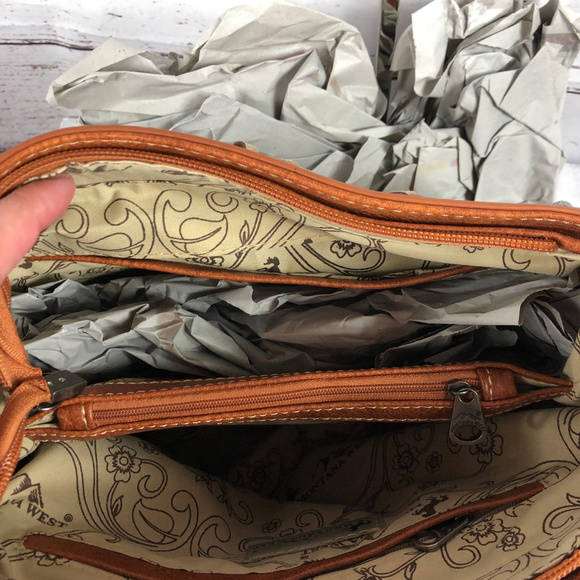 Montana West Aztec Collection Concealed Carry Hobo - Picture 4 of 6